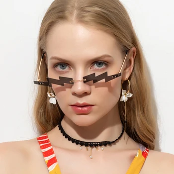 2020 m. Derliaus Taškus Cat Eye Akiniai nuo saulės Moterims Unikalus Punk Saulės Akiniai Mažas Žaibas Akiniai Moterų Retro Gafas UV400