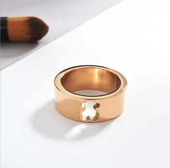 Bižuterijos žiedas, Titano plieno žiedas. Mielas lokys žiedas
