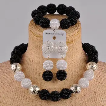 Juoda balta papuošalų rinkinys afrikos karoliai nigerija karoliukai imituojamas perlų karoliai, apyrankės auskarai nustatyti papuošalai moterims FZZ09