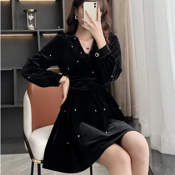 Moterų V-kaklo, žibintų rankovėmis, juosmens laukinių china aksomo suknelė maža juoda kalytė 2020 naujas