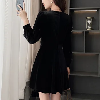 Moterų V-kaklo, žibintų rankovėmis, juosmens laukinių china aksomo suknelė maža juoda kalytė 2020 naujas