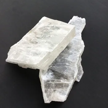 Natūralus baltas šiurkštus selenitas kristalų plokštė skaidri gipso pavyzdys