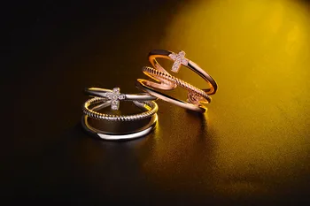 Naujas atvykimo aukštos kokybės mados blizga kristalų kryžiaus 925 sterlingas sidabro ponios'finger žiedai, juvelyriniai dirbiniai didmeninė vestuvių dovana