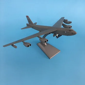Orlaivių Plokštumos 1:200 papildomų lydinio kovotojas modelis JAV bombonešio B52 karinio modelio lėktuvas vaikams žaislų kolekcijos modelis Lėktuvas