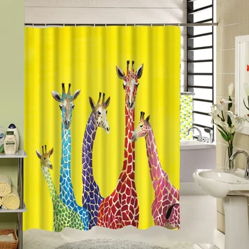 Penkių Žirafa su Įvairių Spalvų Odos Kalbasi Didelis Geltonas Fonas Gyvūnų Animacinių filmų Dizaino Dušo Užuolaidą Vaikams