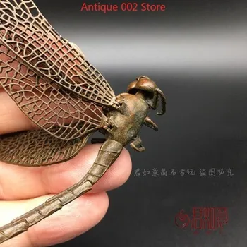 Subtilus ir mielas (dragonfly) padaryti senas bronzos statulėlės, imituoja antikvariniai